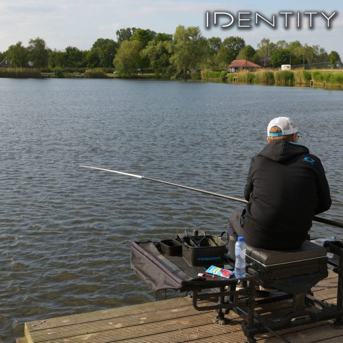 Cresta Identity Short Ghostkit
