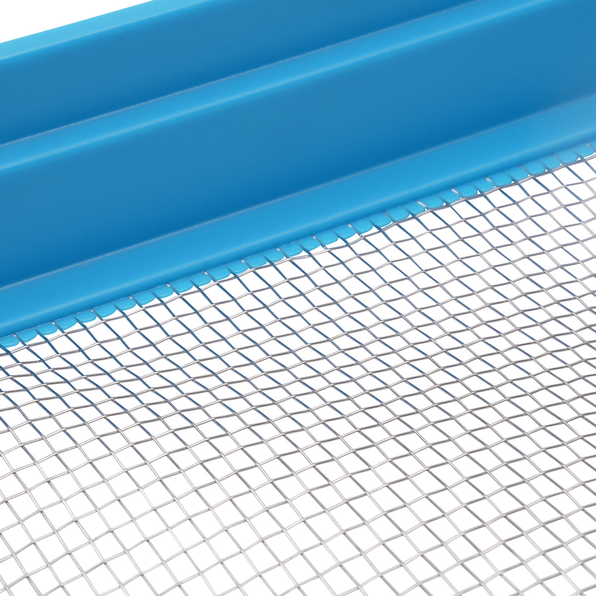 Bait Tubs 1600 ml + Closed lid + Metal Riddle