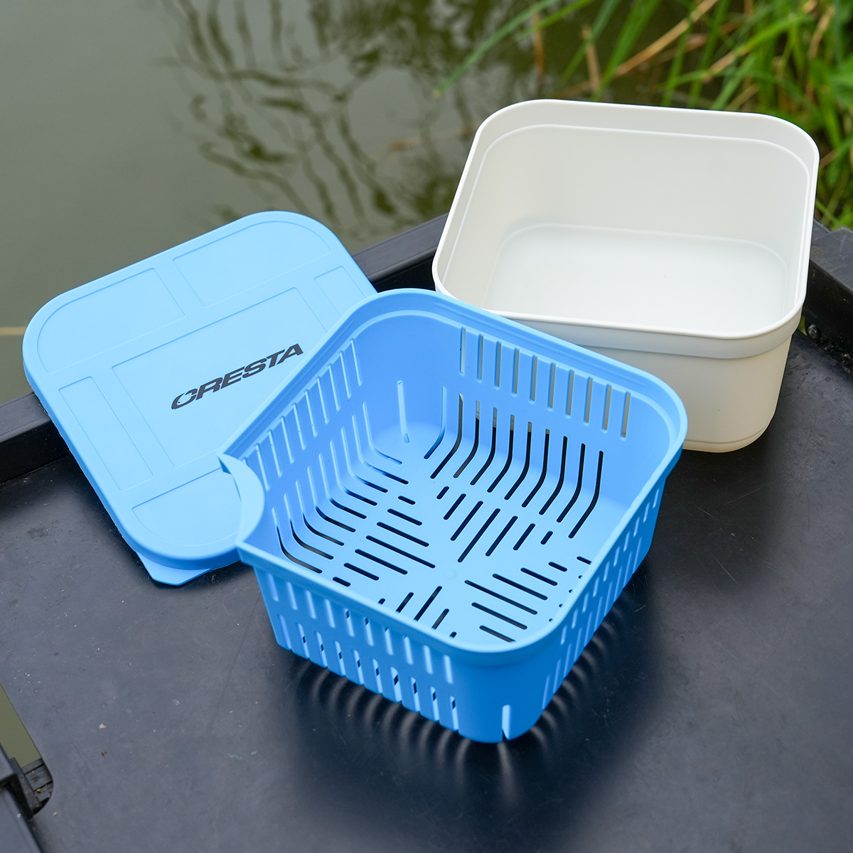 Bait Tubs 1600 ml + Closed lid + Drain